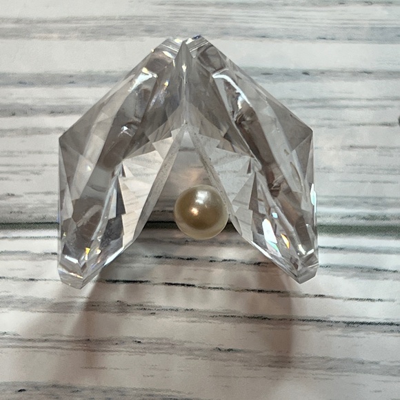 Clear 1.5" Oyster Figure Decor with Pearl &Mirror Plate Rainbow Effect Unmarked - Picture 6 of 9